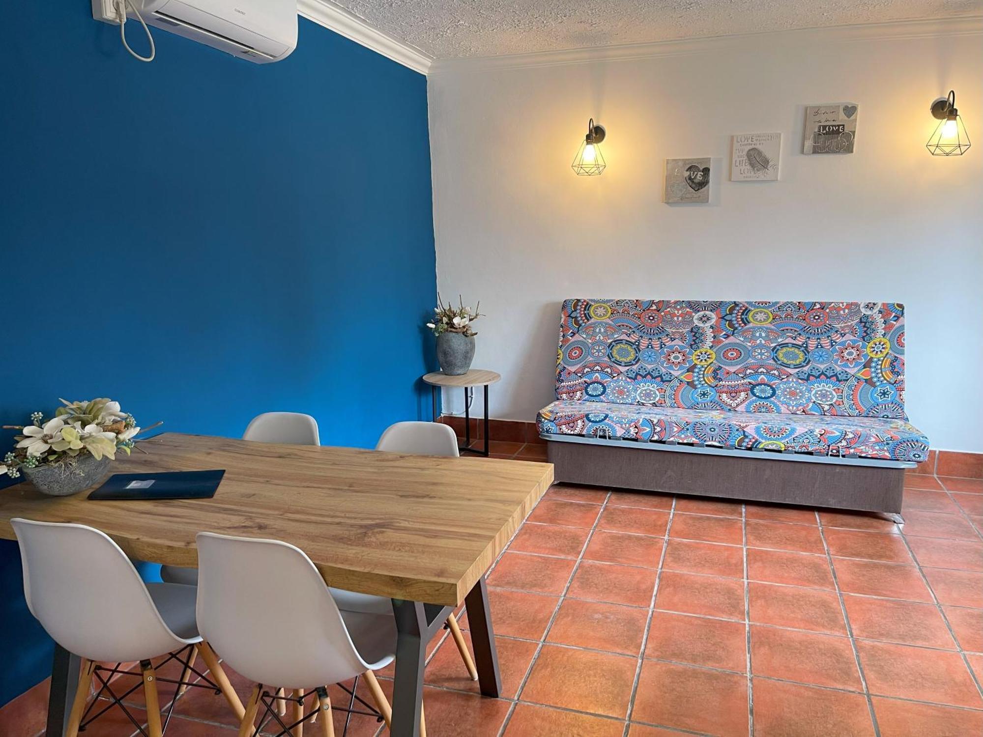 マラガ La Casa De Familia Bed & Breakfast エクステリア 写真