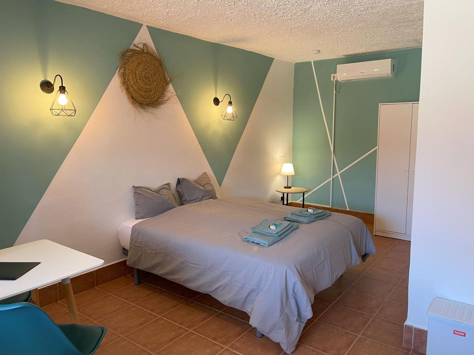 マラガ La Casa De Familia Bed & Breakfast エクステリア 写真