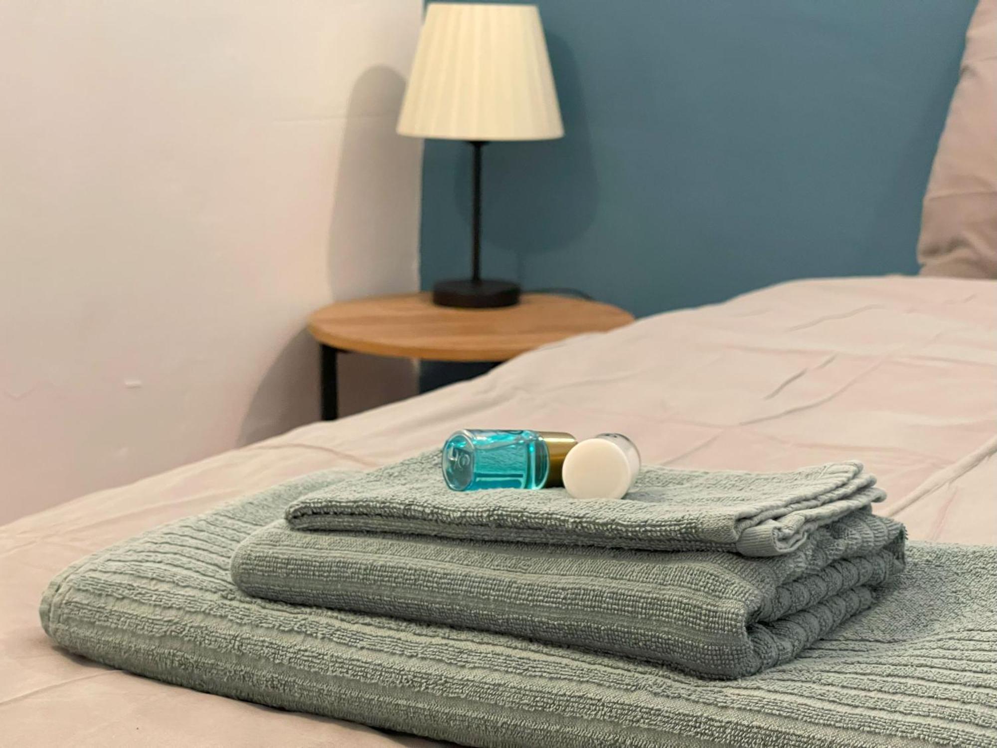 マラガ La Casa De Familia Bed & Breakfast エクステリア 写真
