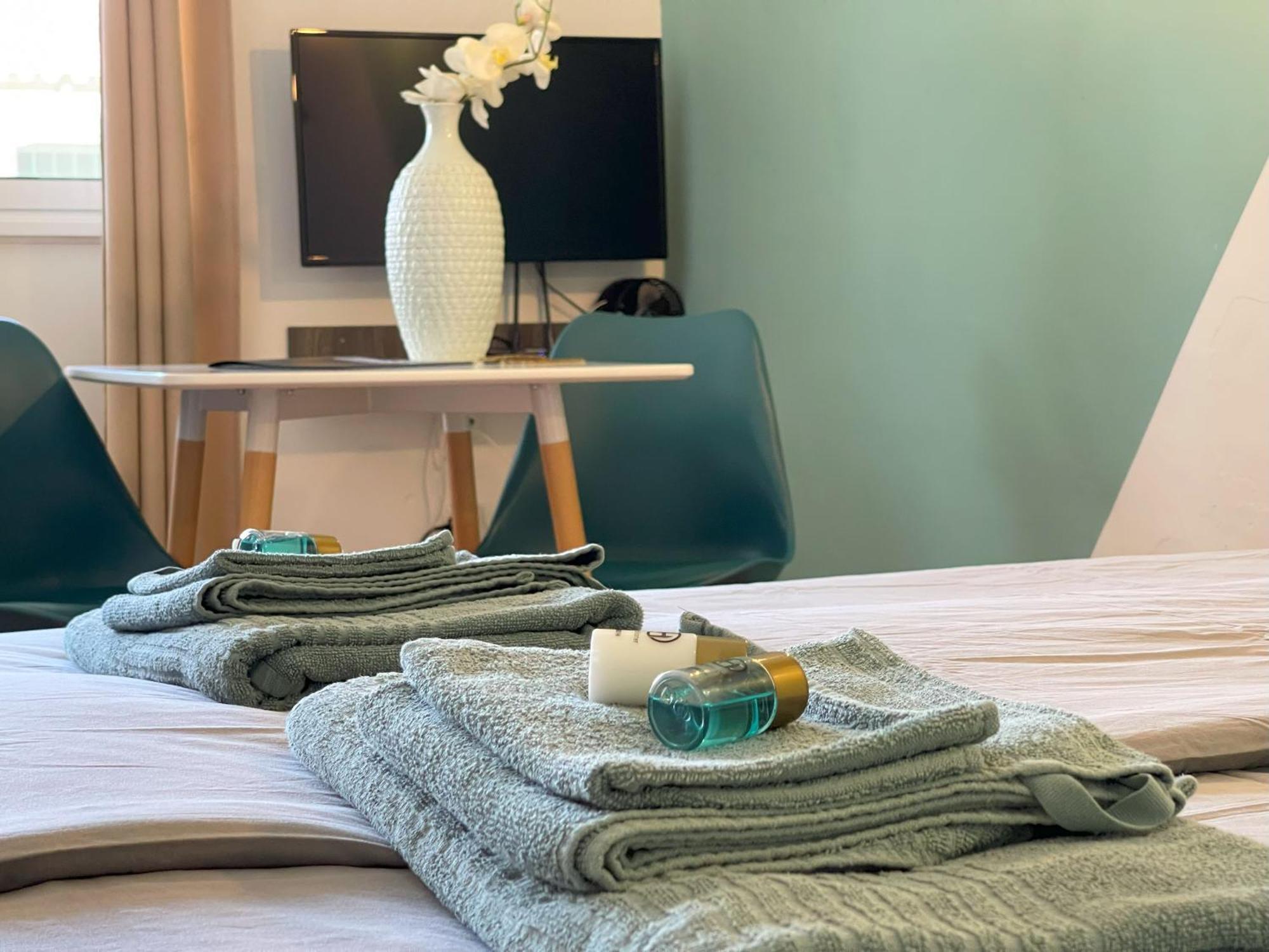 マラガ La Casa De Familia Bed & Breakfast エクステリア 写真