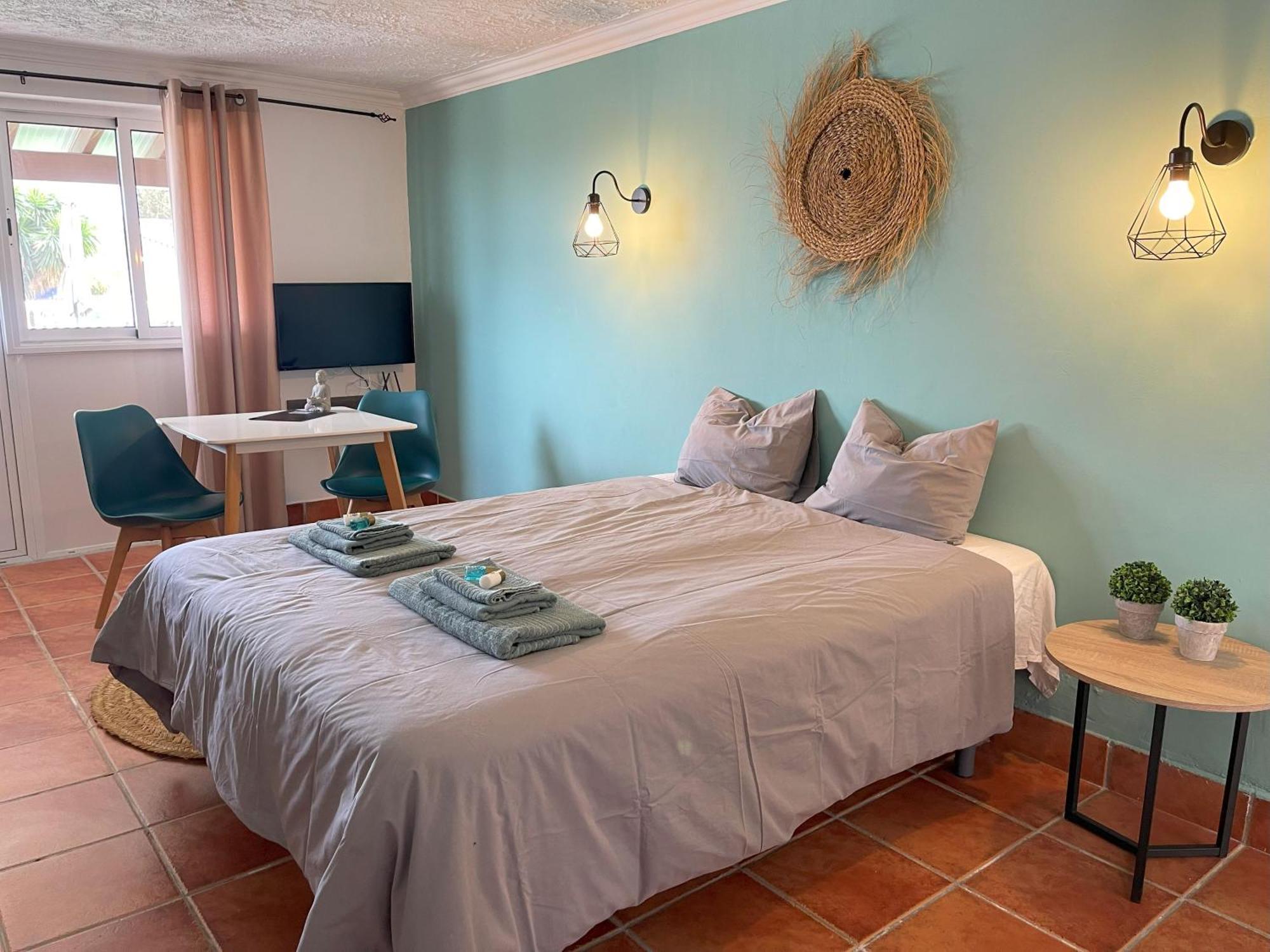 マラガ La Casa De Familia Bed & Breakfast エクステリア 写真