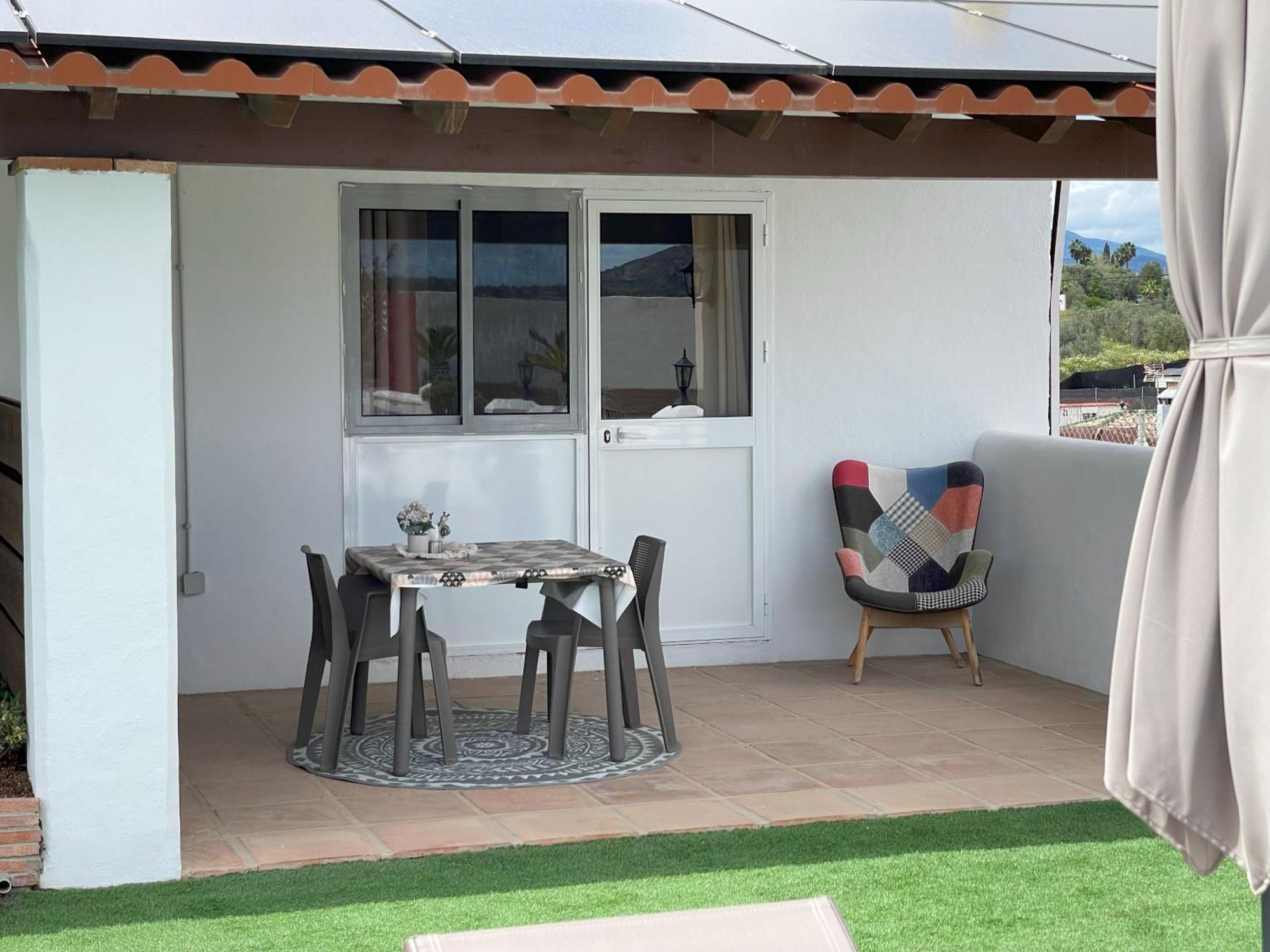 マラガ La Casa De Familia Bed & Breakfast エクステリア 写真