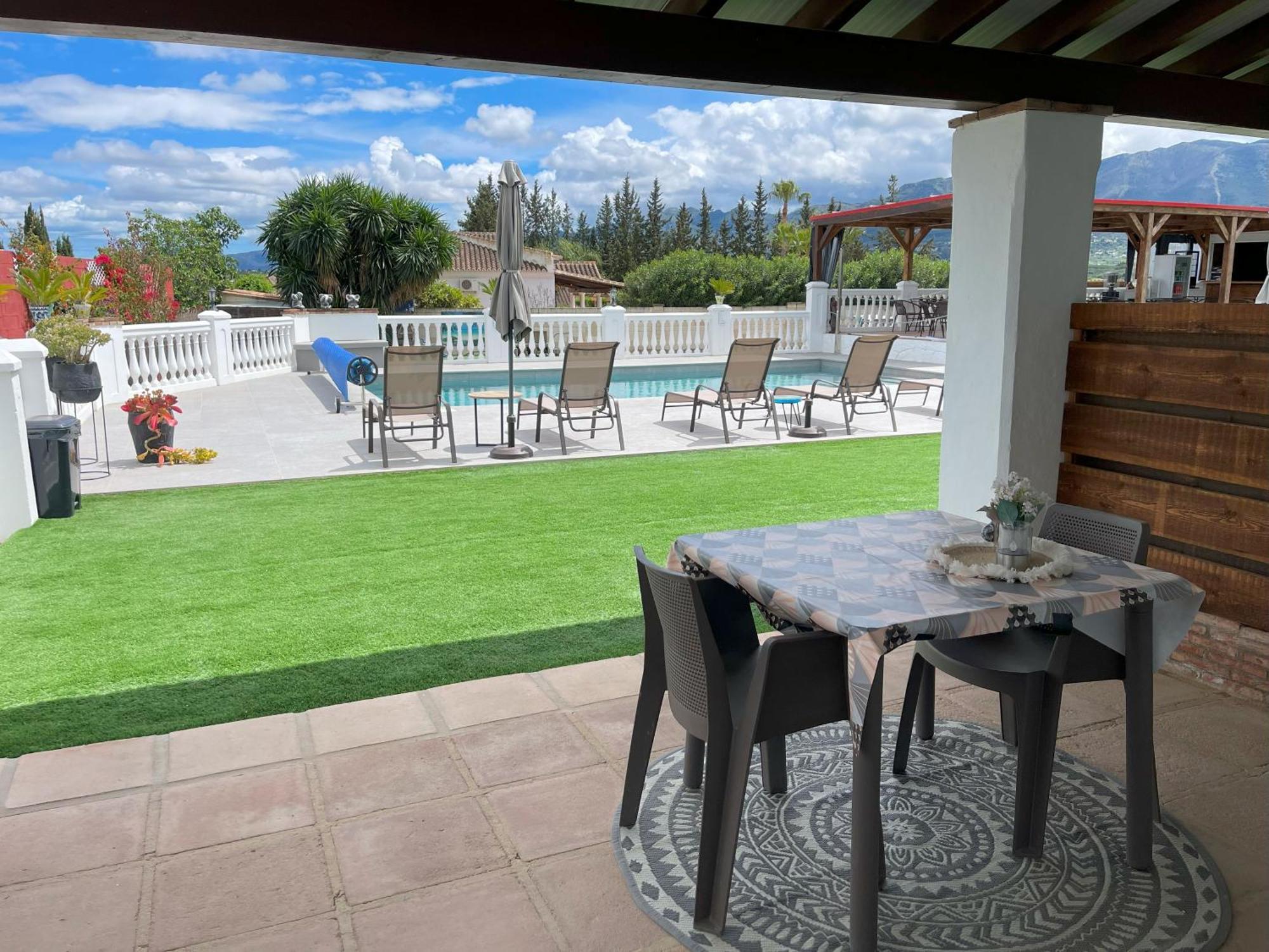 マラガ La Casa De Familia Bed & Breakfast エクステリア 写真