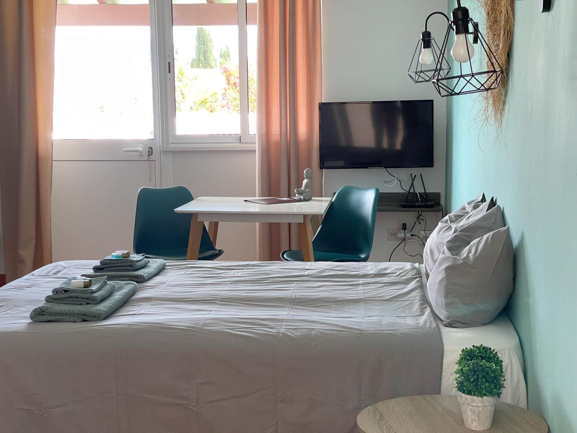 マラガ La Casa De Familia Bed & Breakfast エクステリア 写真